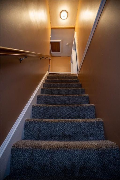 304 Waterman Avenue - Photo 2 of 14