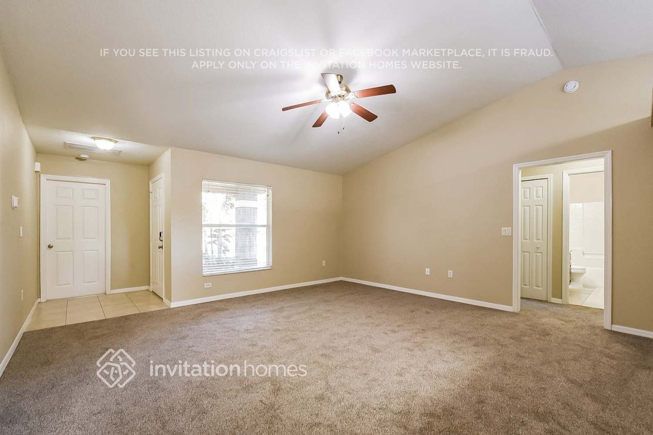 4736 Robin Dr - Photo 3 of 17