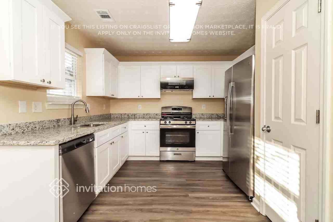 9448 Lakeview Rd #46 - Photo 7 of 17