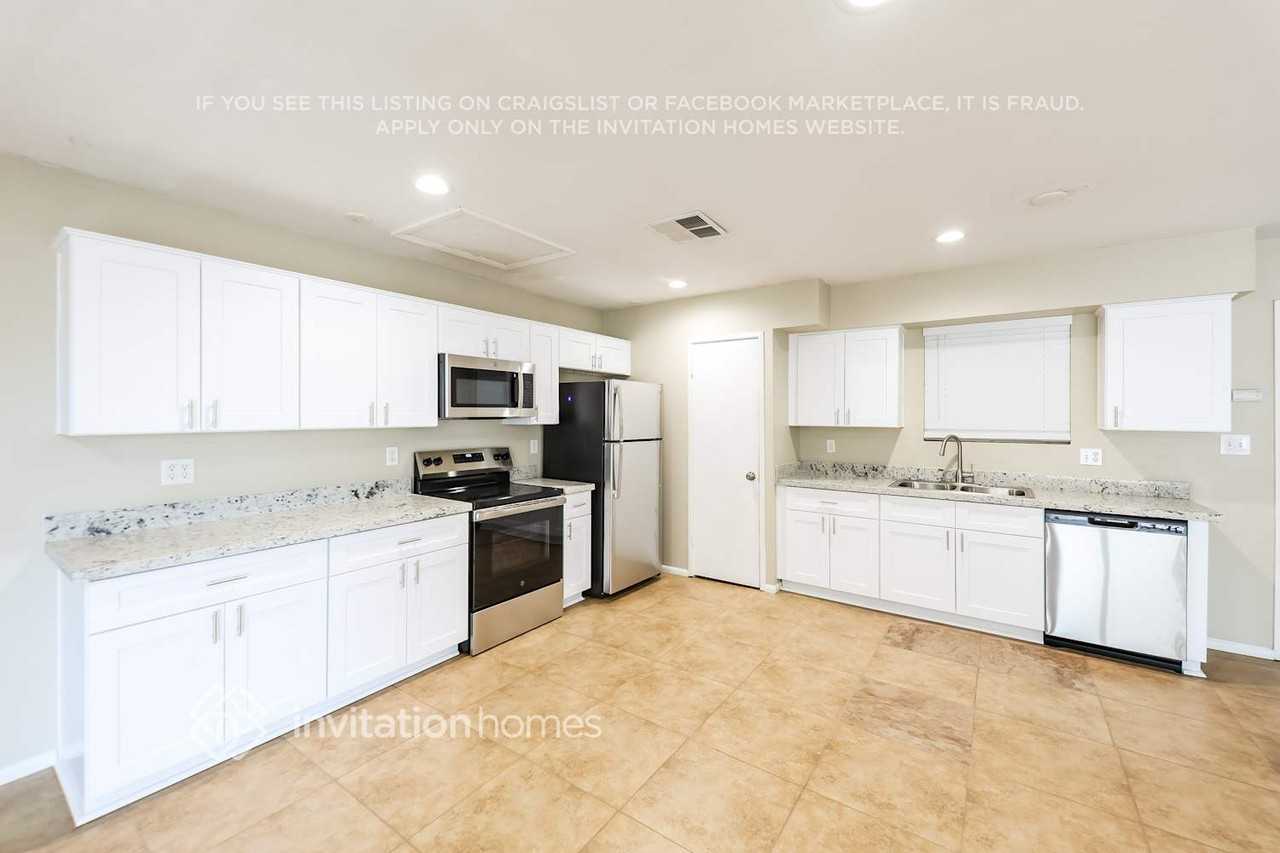 1030 West Anderson Drive - Photo 6 of 17