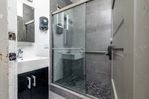 featured image of 1008 Larkin St