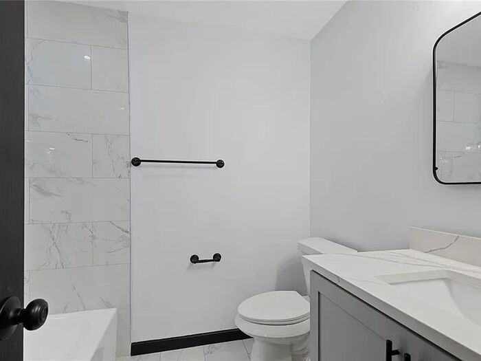 3207 Northwest 14th Street #A - Photo 7 of 9