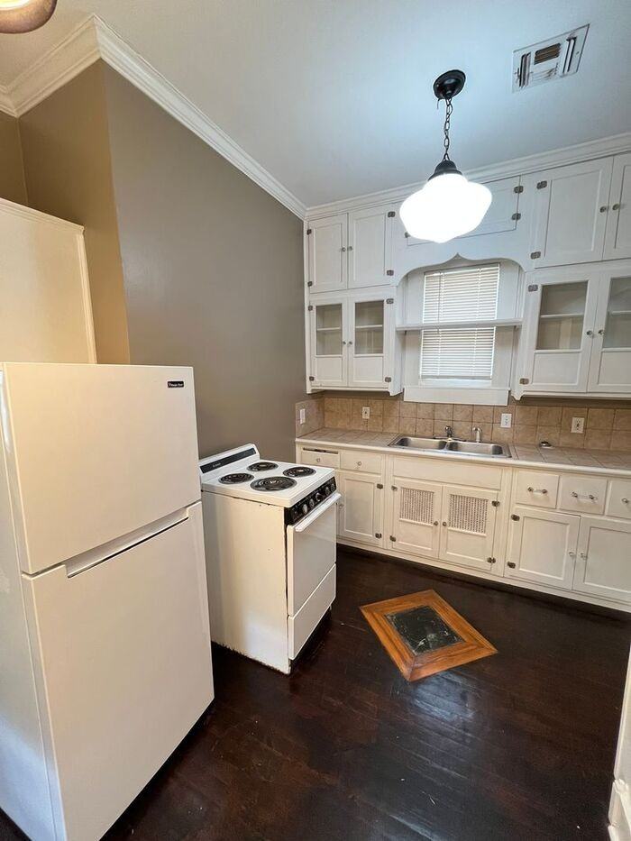 1908 North Billen Avenue - Photo 5 of 20