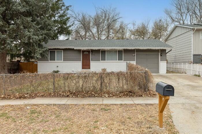 930 Bowser Dr - Photo 2 of 29