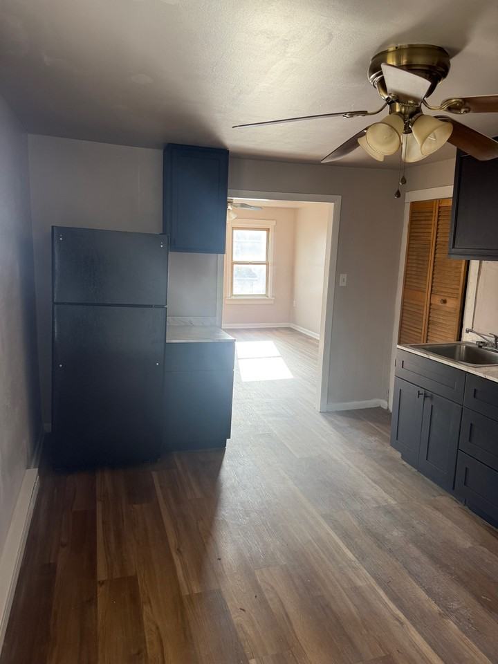 827 E Dewart St #825B - Photo 6 of 7