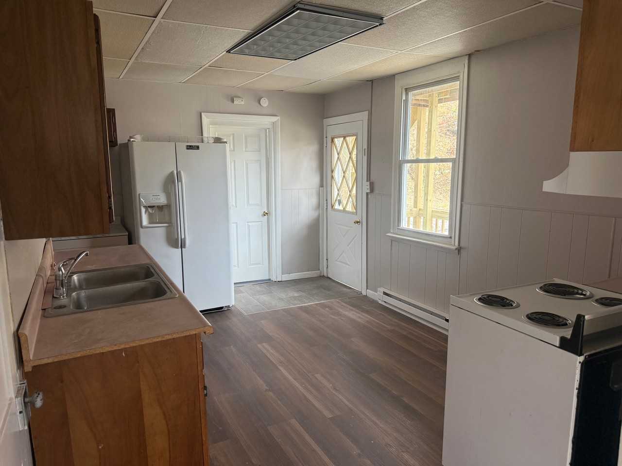 827 E Dewart St #827A - Photo 3 of 6