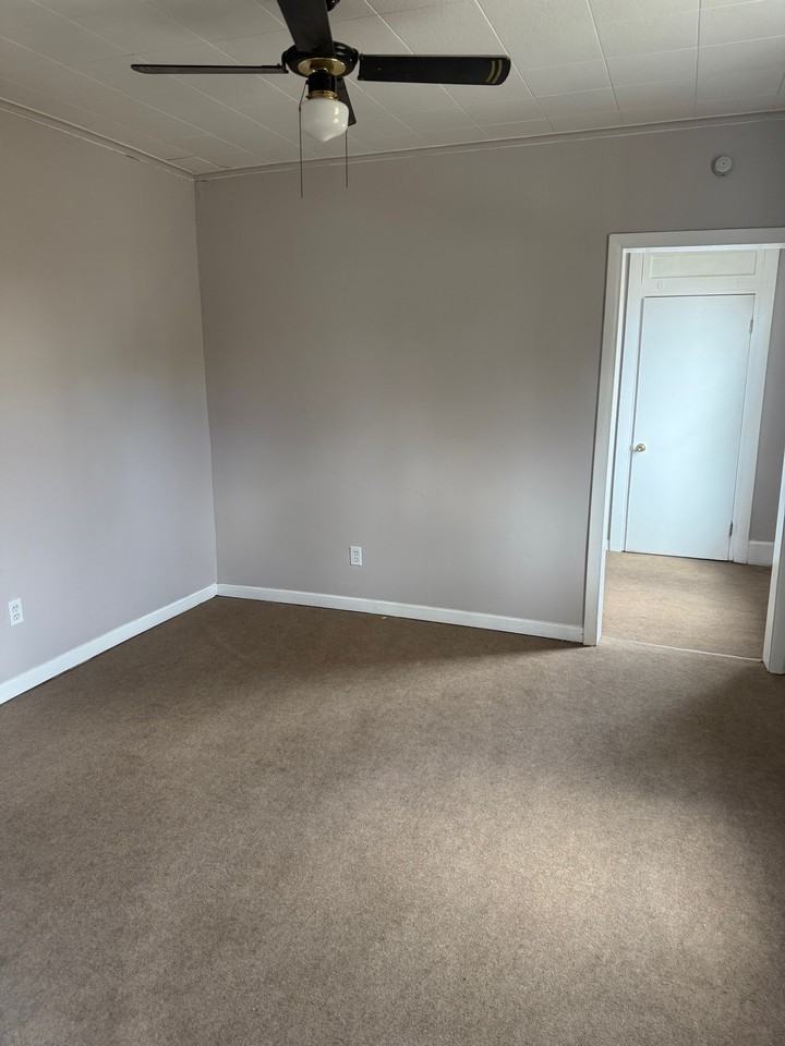 827 E Dewart St #827A - Photo 6 of 6