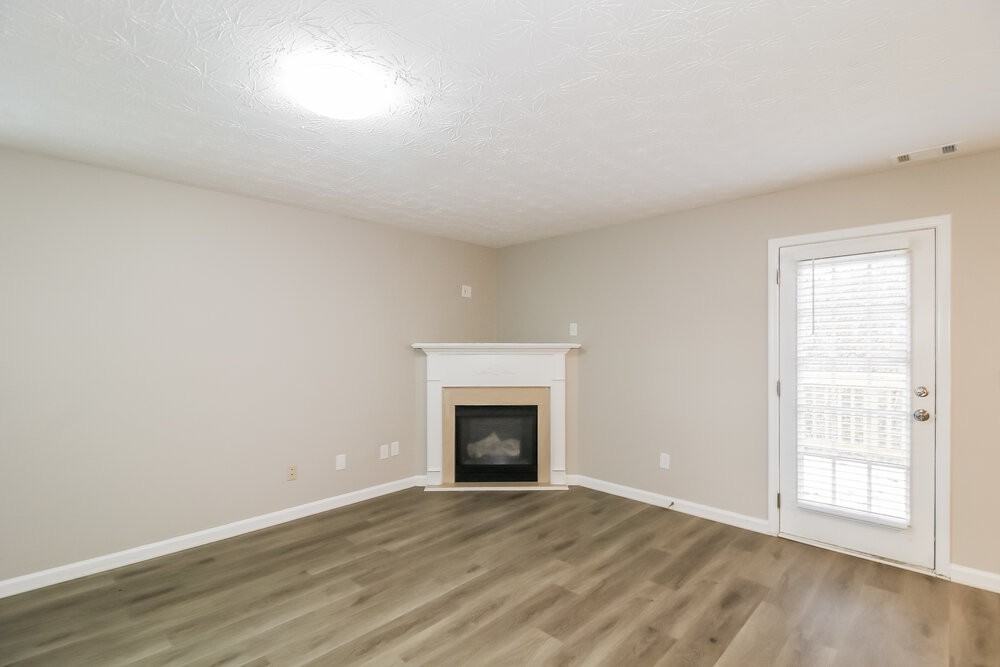 420 Townsend Bend - Photo 5 of 17