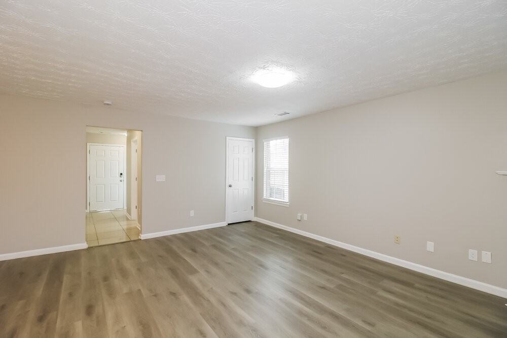 420 Townsend Bend - Photo 6 of 17