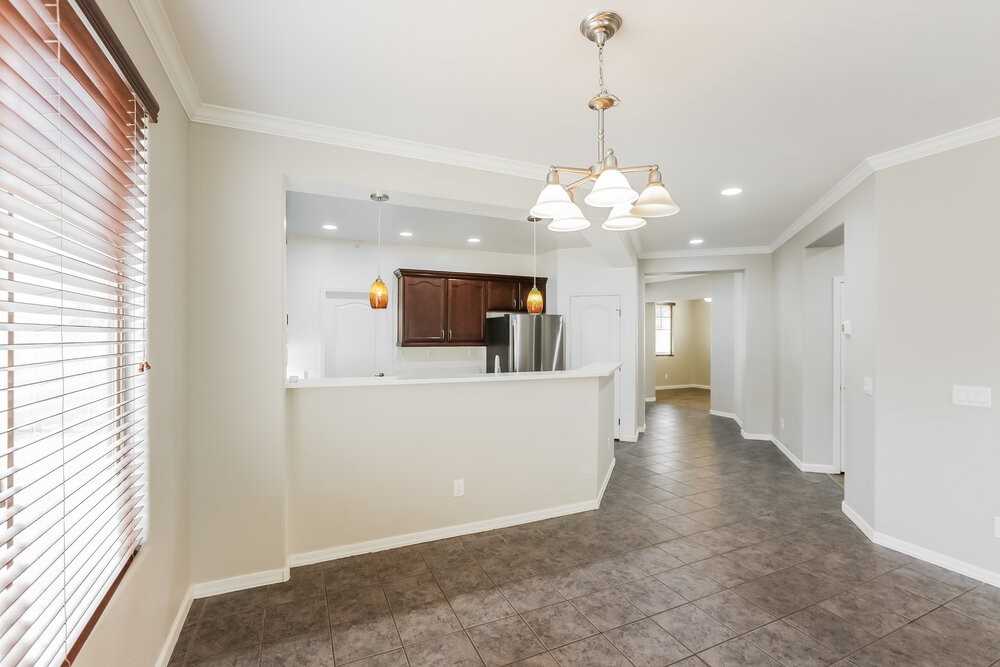 6806 W Evergreen Ter - Photo 5 of 16