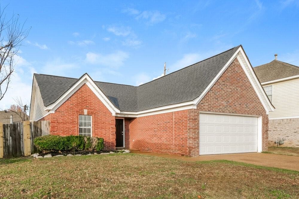 4540 Longtree Avenue - Photo 3 of 16