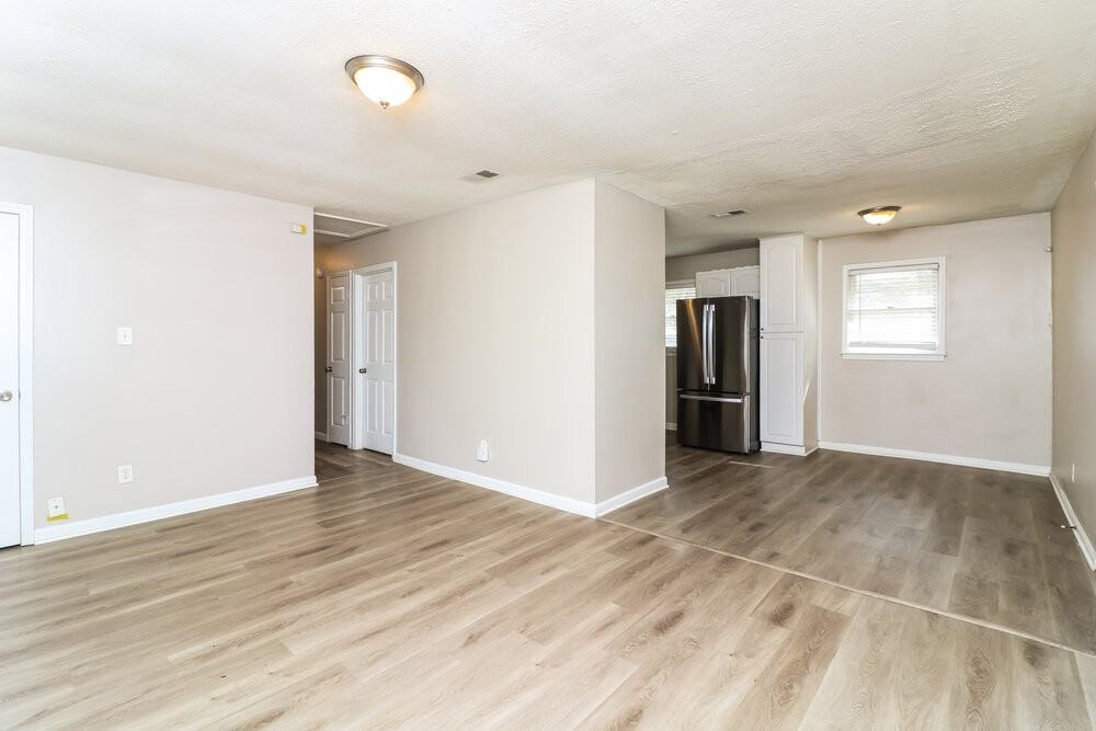 3564 Briar Dr - Photo 4 of 16