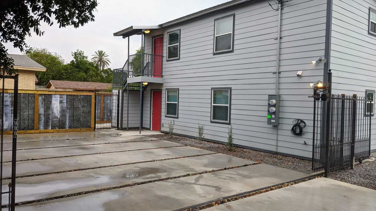 917 Hendricks Avenue #B - Photo 2 of 14