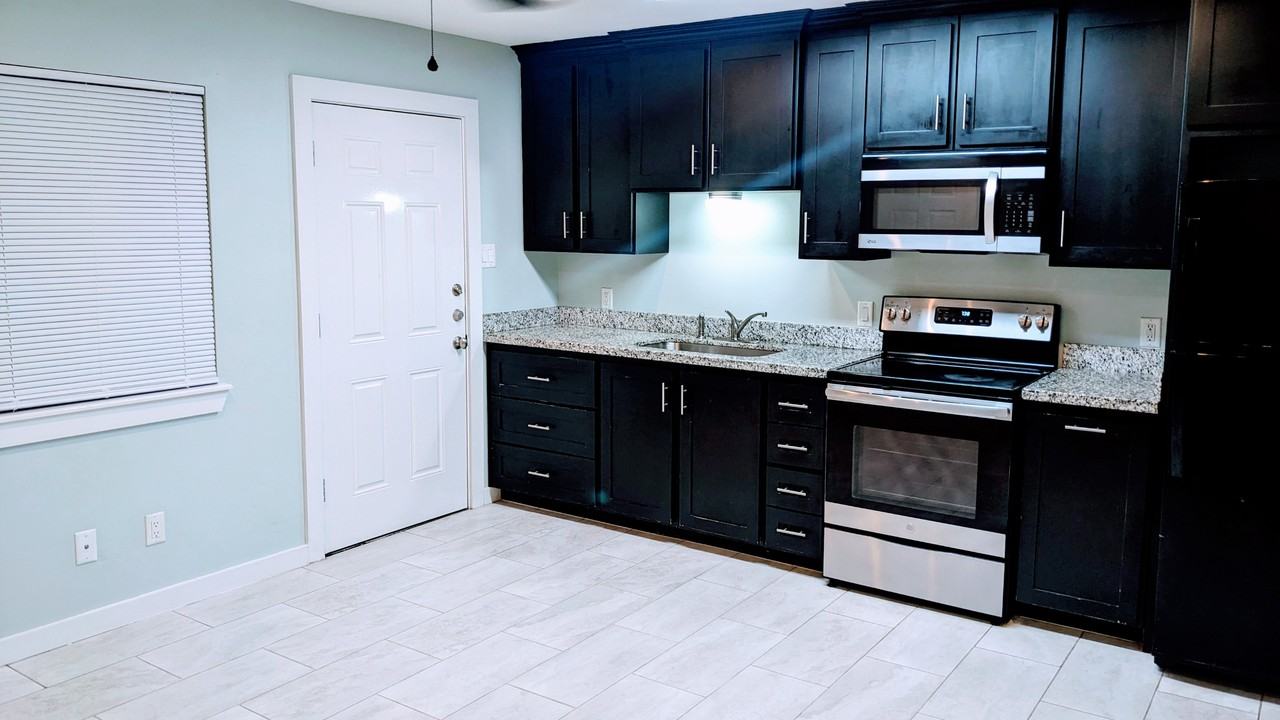 917 Hendricks Ave #B - Photo 4 of 14