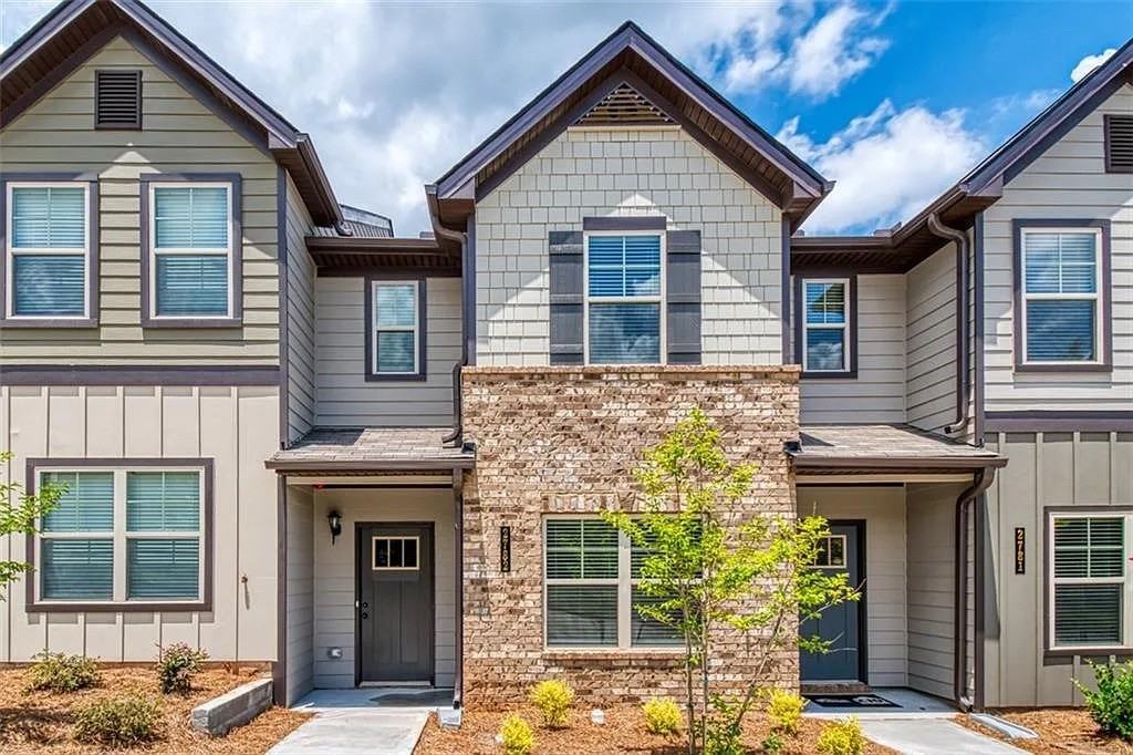 2993 Bayrose Cir - Photo 2 of 22