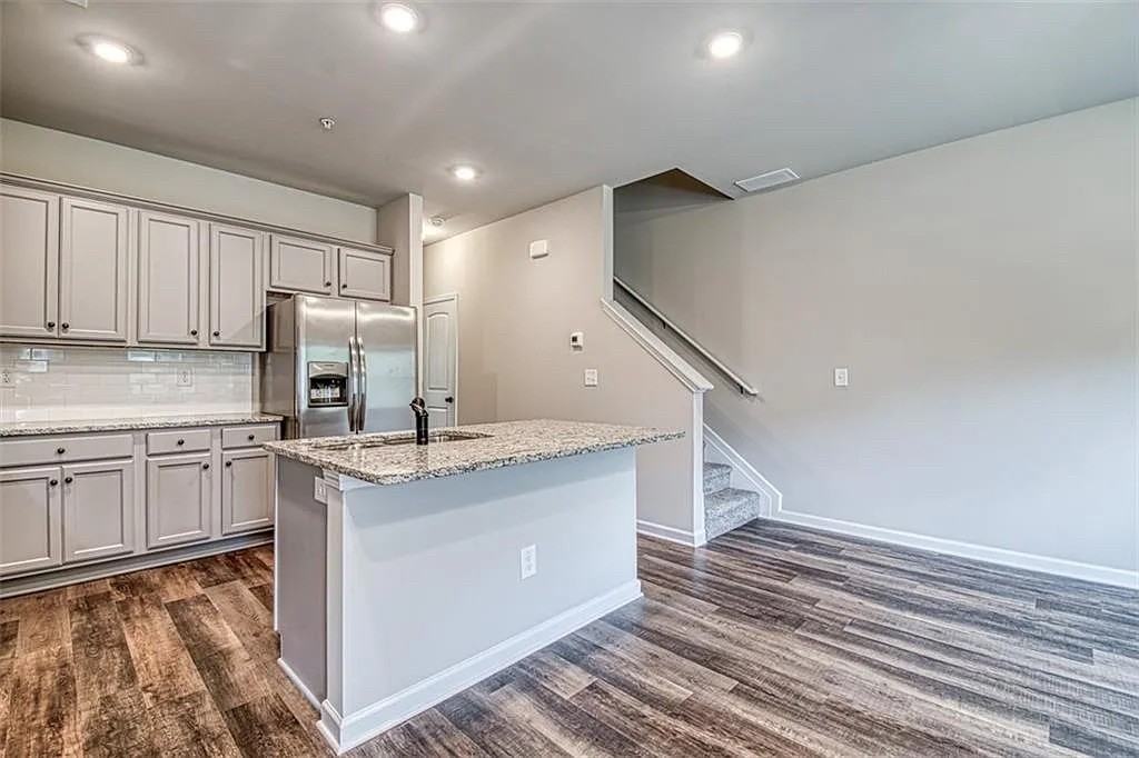 2993 Bayrose Cir - Photo 3 of 22