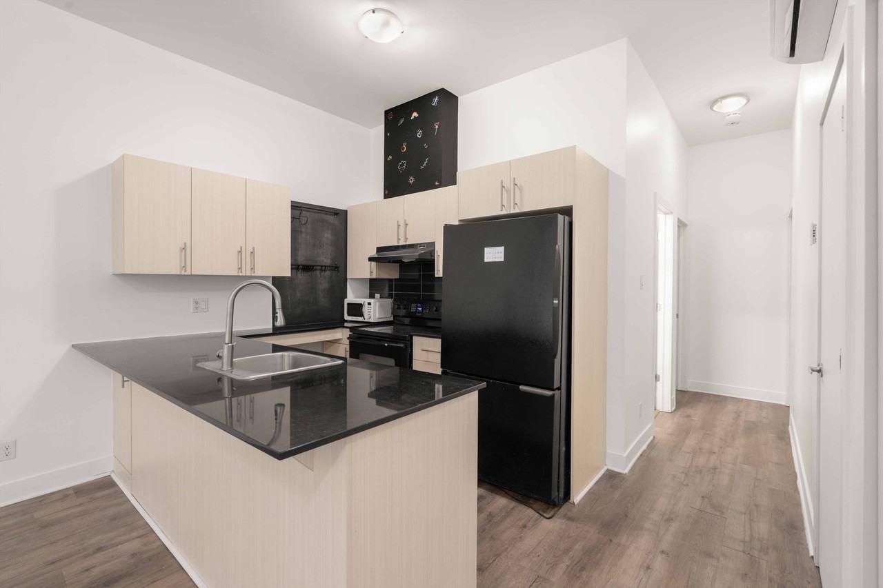 4943 Rue Ontario Est - Photo 5 of 23