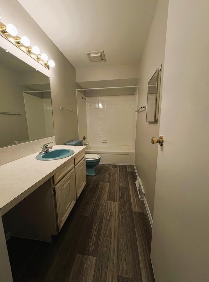 749 N Maple St - Photo 7 of 37