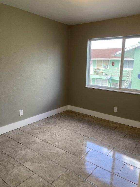 278 Lake Avenue - Photo 6 of 11