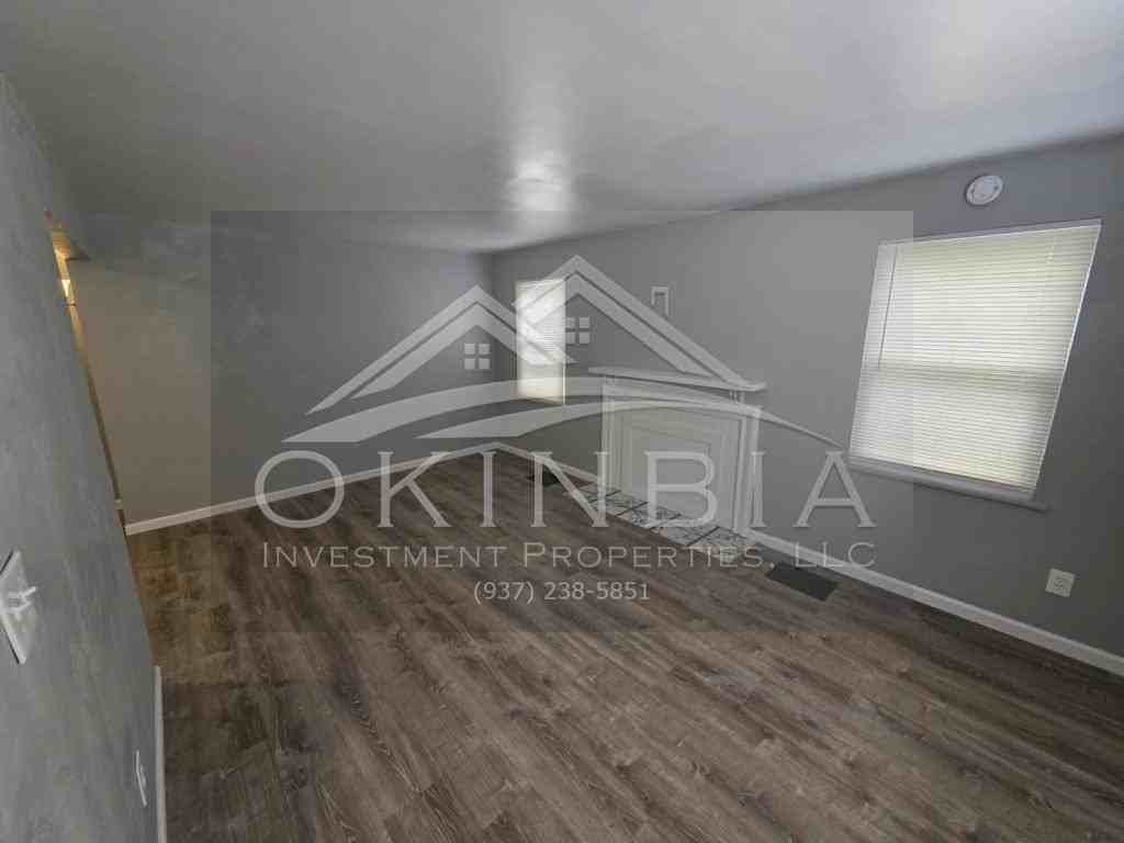 1735 Kensington Drive - Photo 3 of 36
