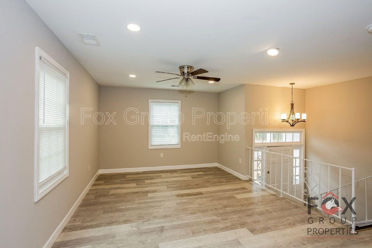 5407 Venado St - Photo 6 of 18