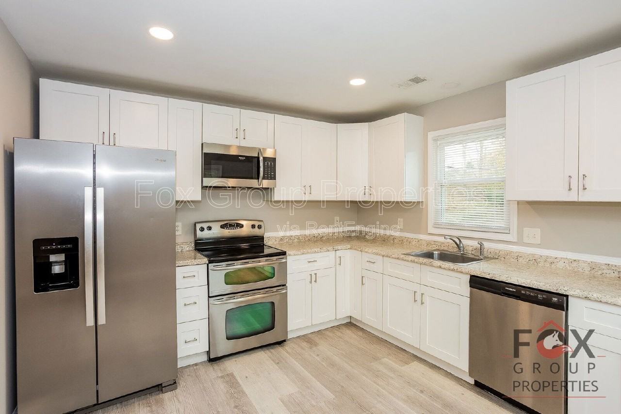 5407 Venado St - Photo 5 of 18