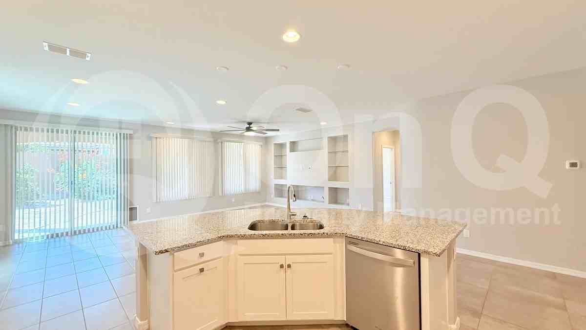 25945 W Horsham Dr - Photo 6 of 24