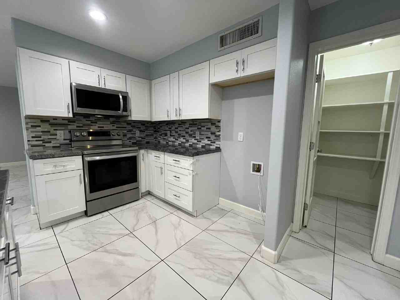 13451 W Berridge Ln - Photo 5 of 29