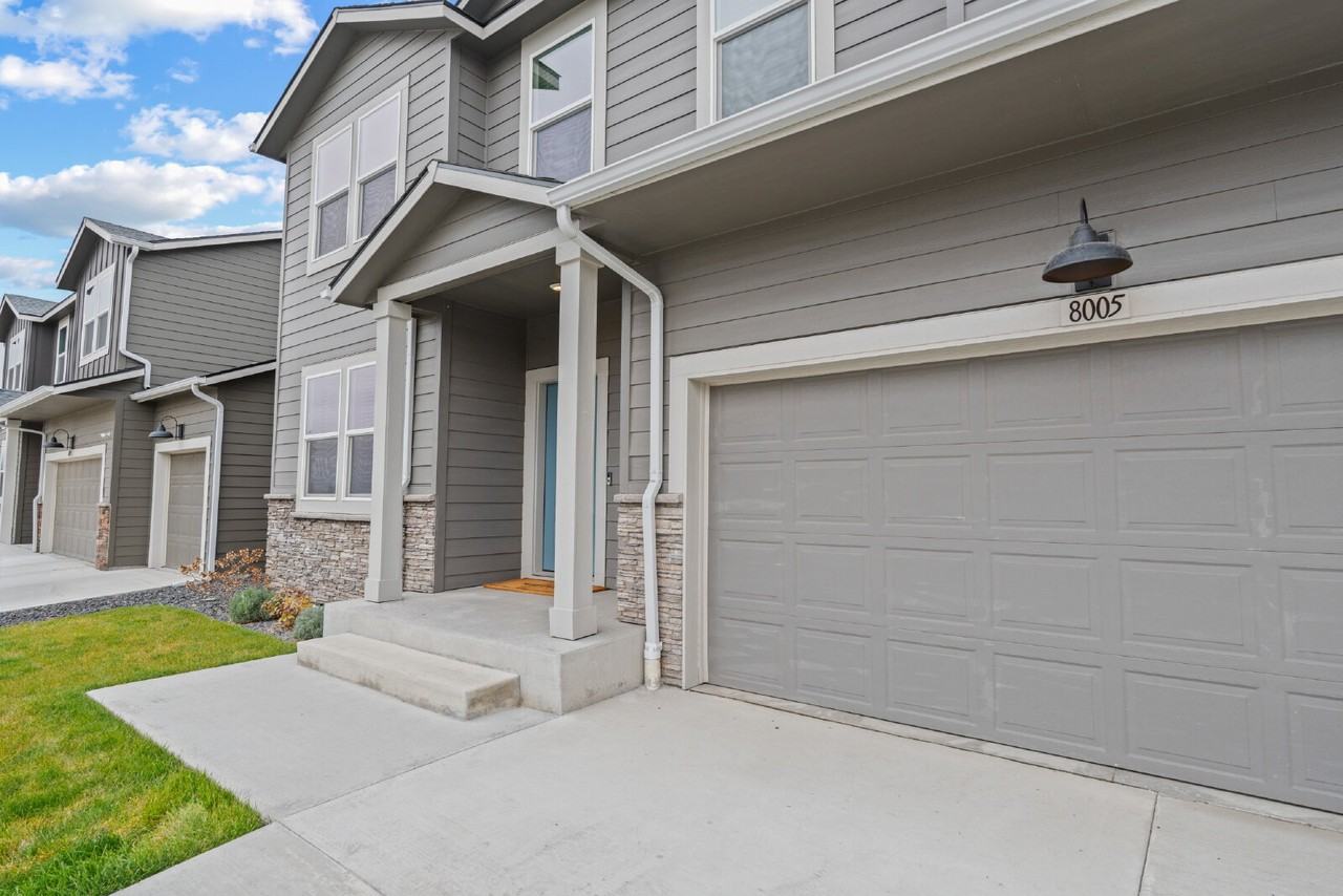 8005 S Avery Rd - Photo 3 of 31