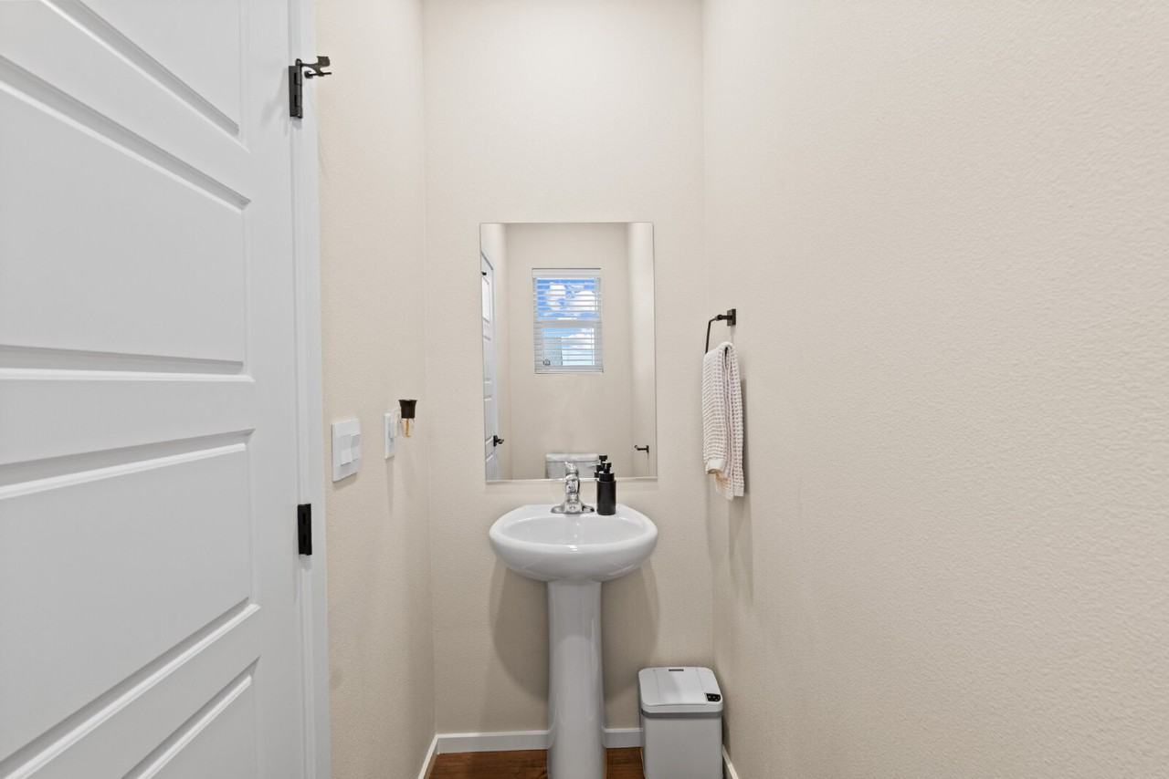 8005 S Avery Rd - Photo 6 of 31