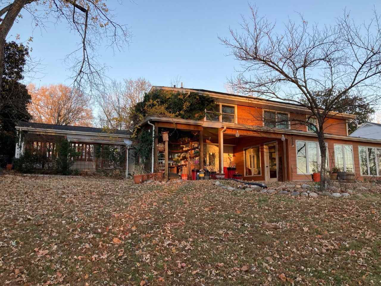 2239 Woodcrest Dr - Photo 2 of 23