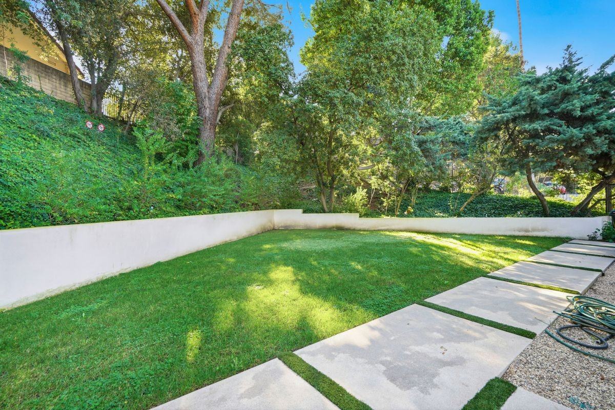 4520 Cezanne Avenue - Photo 4 of 16