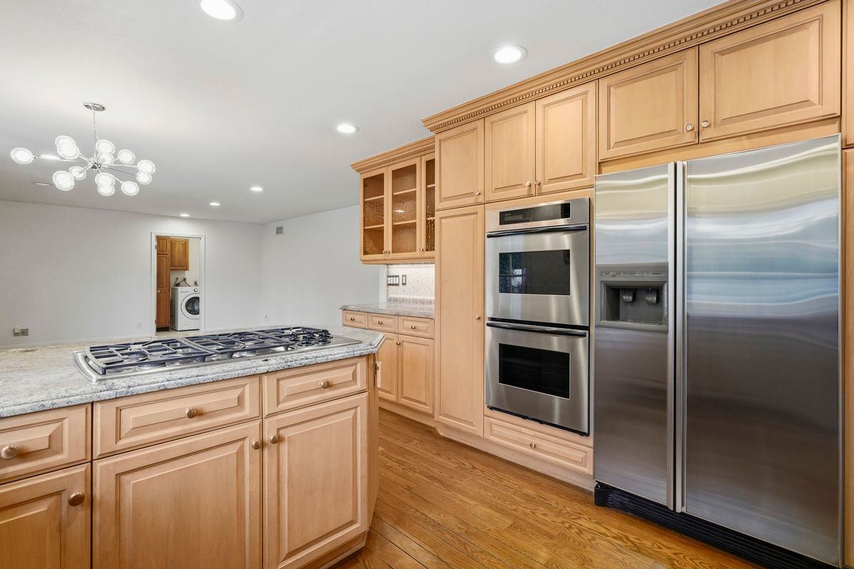 4520 Cezanne Avenue - Photo 5 of 16