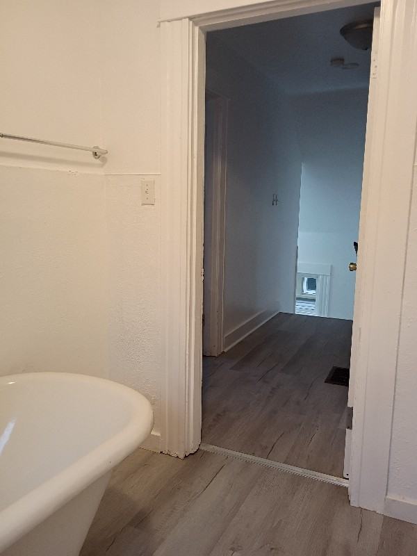 547 Northeast Knott Street - Photo 4 of 21