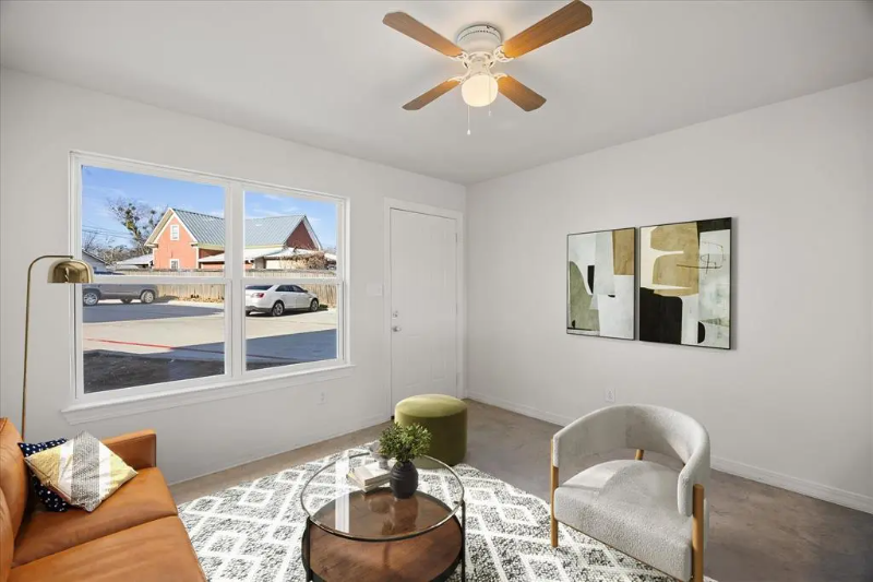 645 N Mccart St #5 - Photo 5 of 14