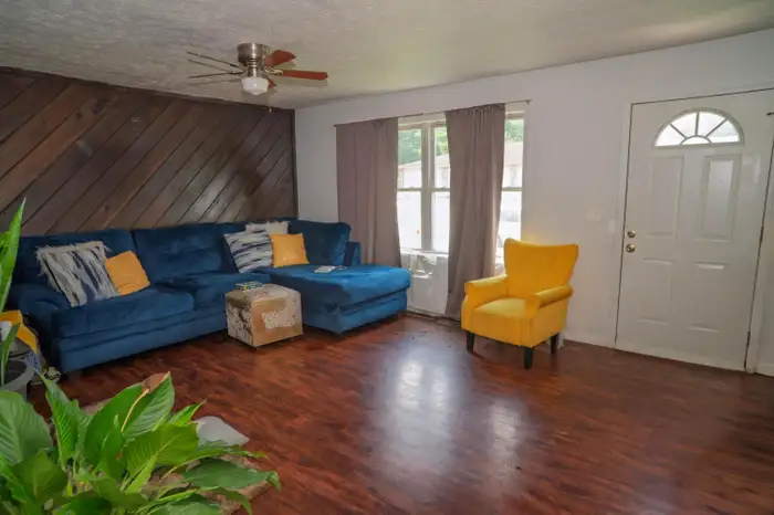 5770 Stormcroft Ave #5770 - Photo 3 of 5