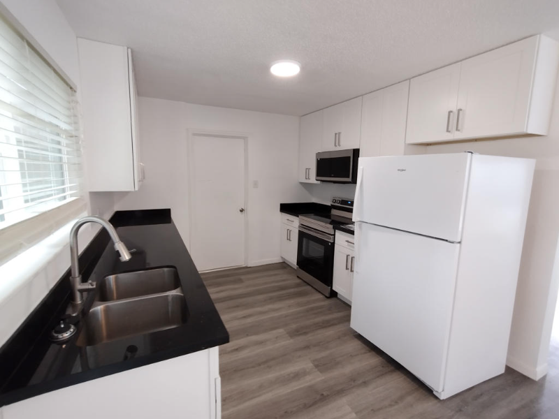 2510 Skyline Dr - Photo 2 of 9