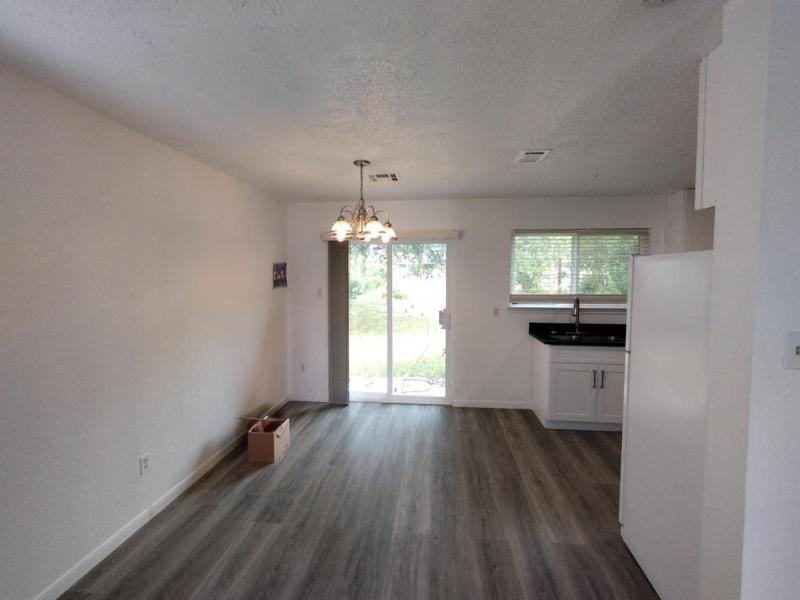 2510 Skyline Dr - Photo 4 of 9