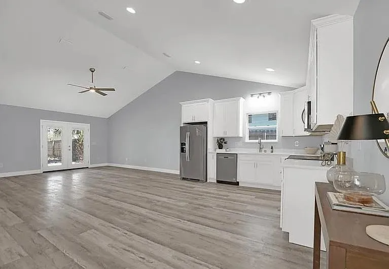 104 Oleander Cir - Photo 5 of 18