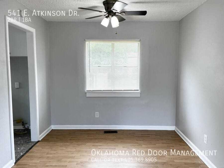 541 E Atkinson Dr - Photo 4 of 17