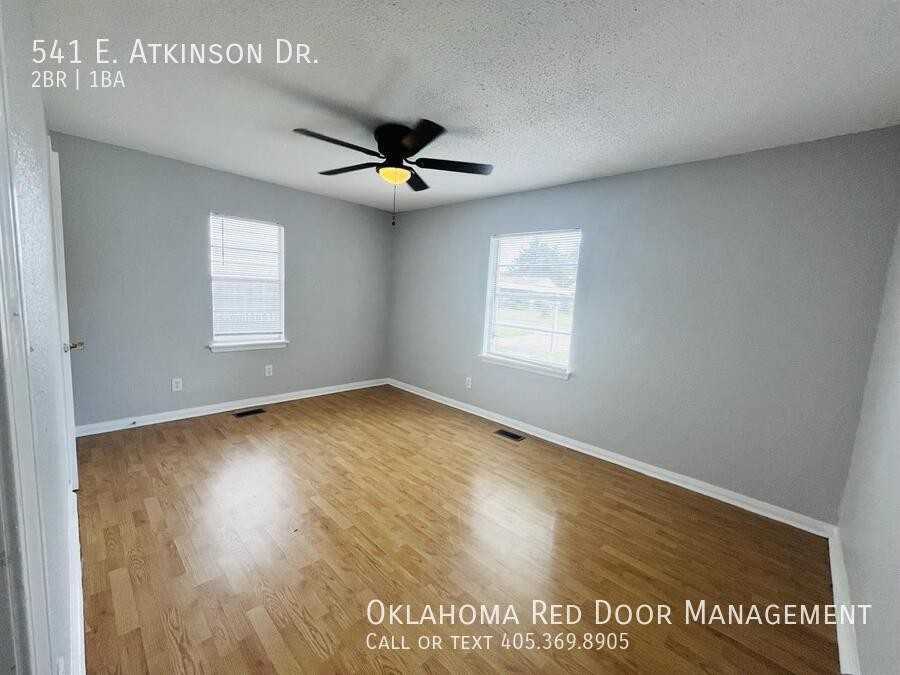 541 E Atkinson Dr - Photo 7 of 17