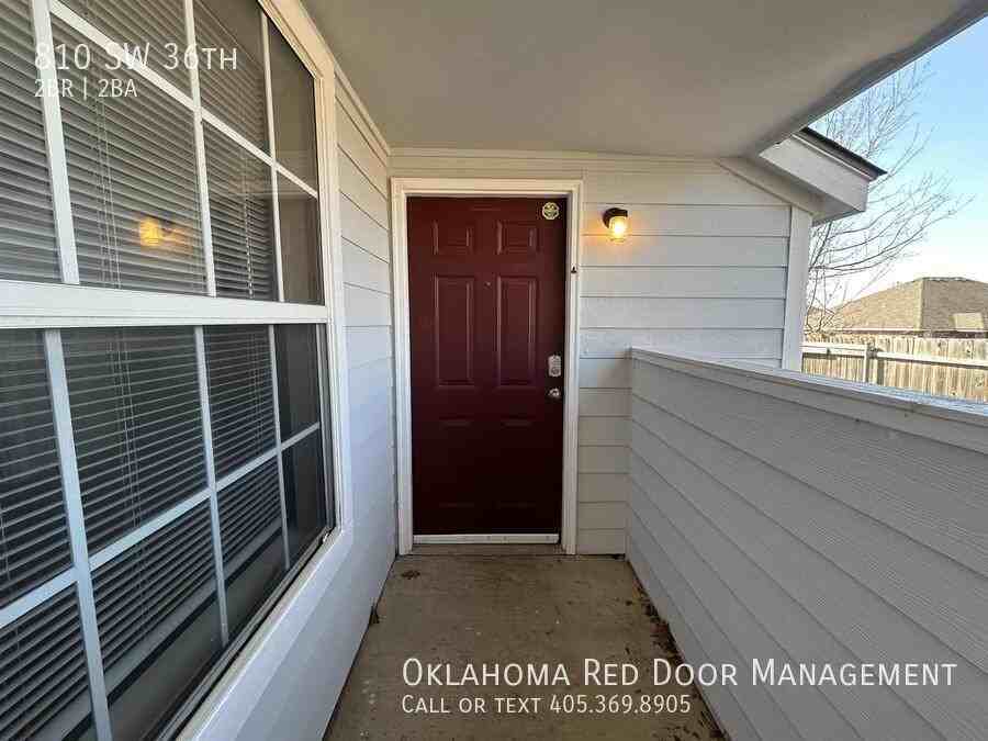 810 Southwest 36th Street - Photo 2 of 40