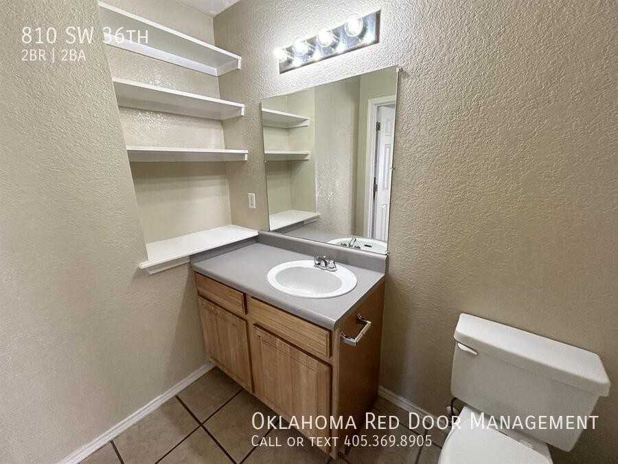 810 Southwest 36th Street - Photo 6 of 40