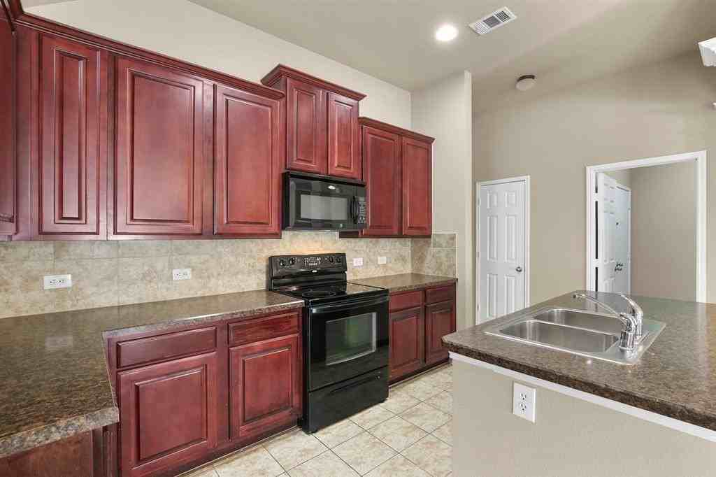 5121 Blackwood Dr #5121 - Photo 7 of 16