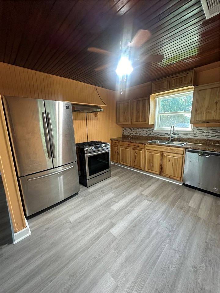 236 3rd St #236 - Photo 6 of 16