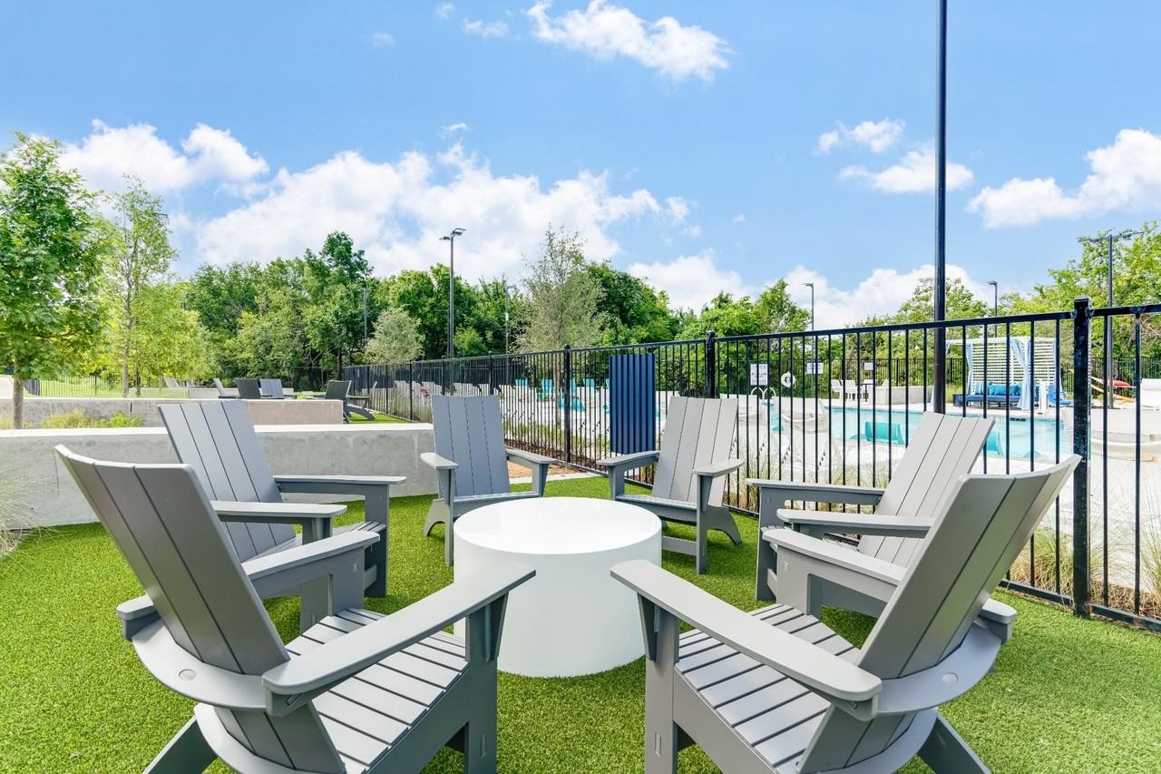 1513B Provident Dr #1513 - Photo 2 of 31