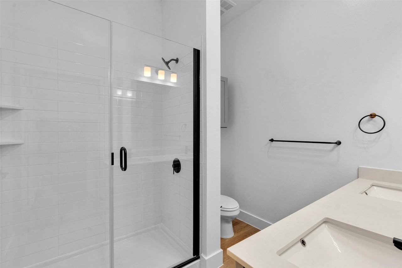 1513B Provident Dr #1513 - Photo 7 of 31