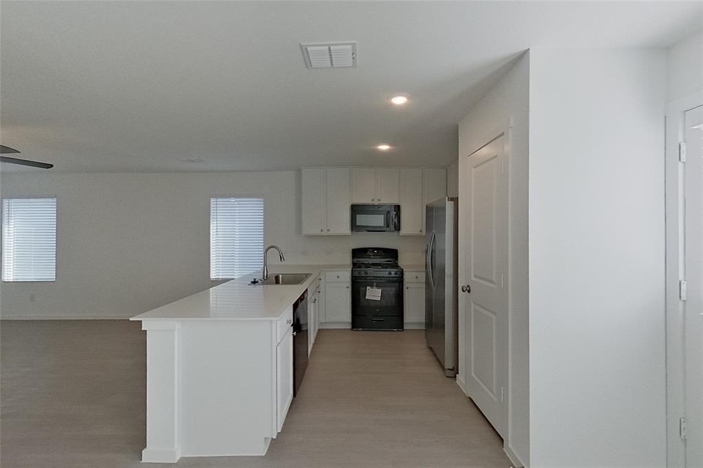 831 Ginkgo Way #831 - Photo 3 of 20