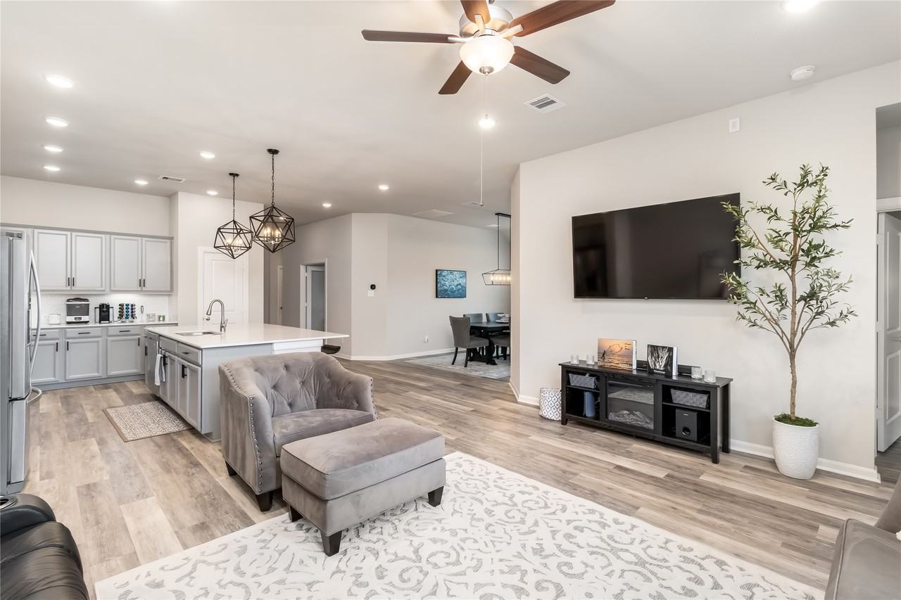 323 Fan Palm Ct #323 - Photo 4 of 50