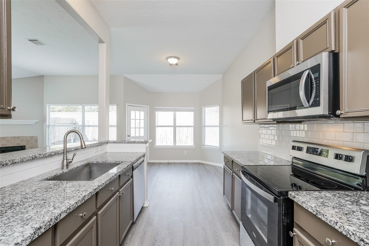 19802 Plantation Grove Trl #19802 - Photo 4 of 12